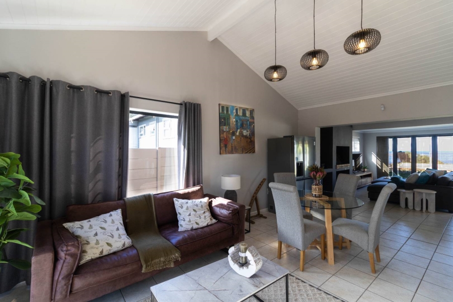 4 Bedroom Property for Sale in Sandbaai Western Cape
